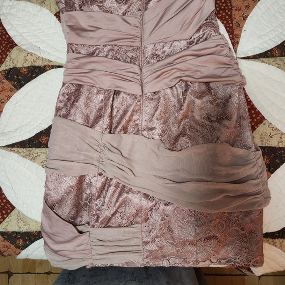Great Condition!! Beautiful Woman Strapless Rose Gold Short Dress Size S - Picture 4 of 6